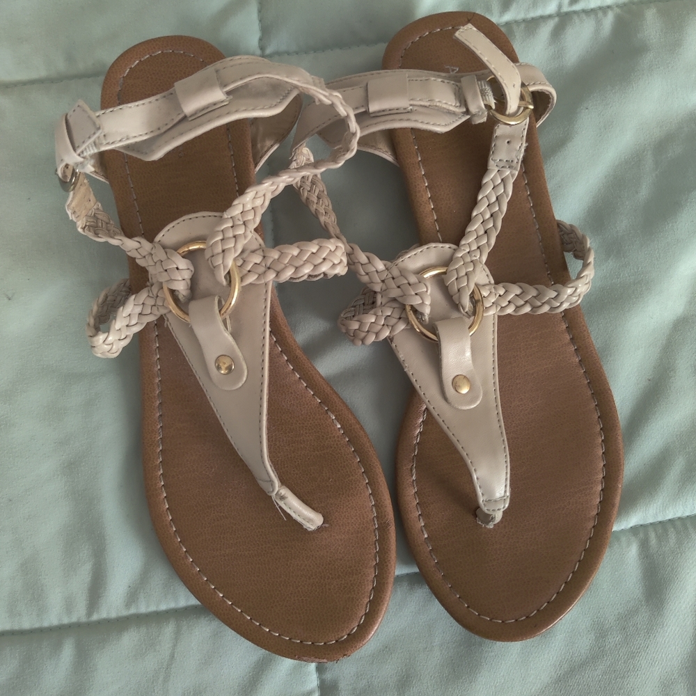 Apt no 9 Sandals